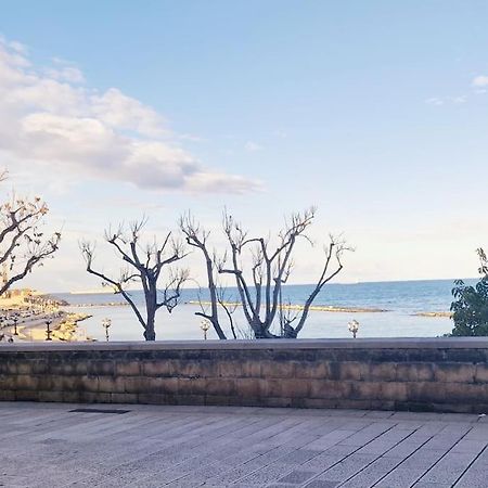 Seaside Refuge - Always Holiday Apartment Бари Екстериор снимка