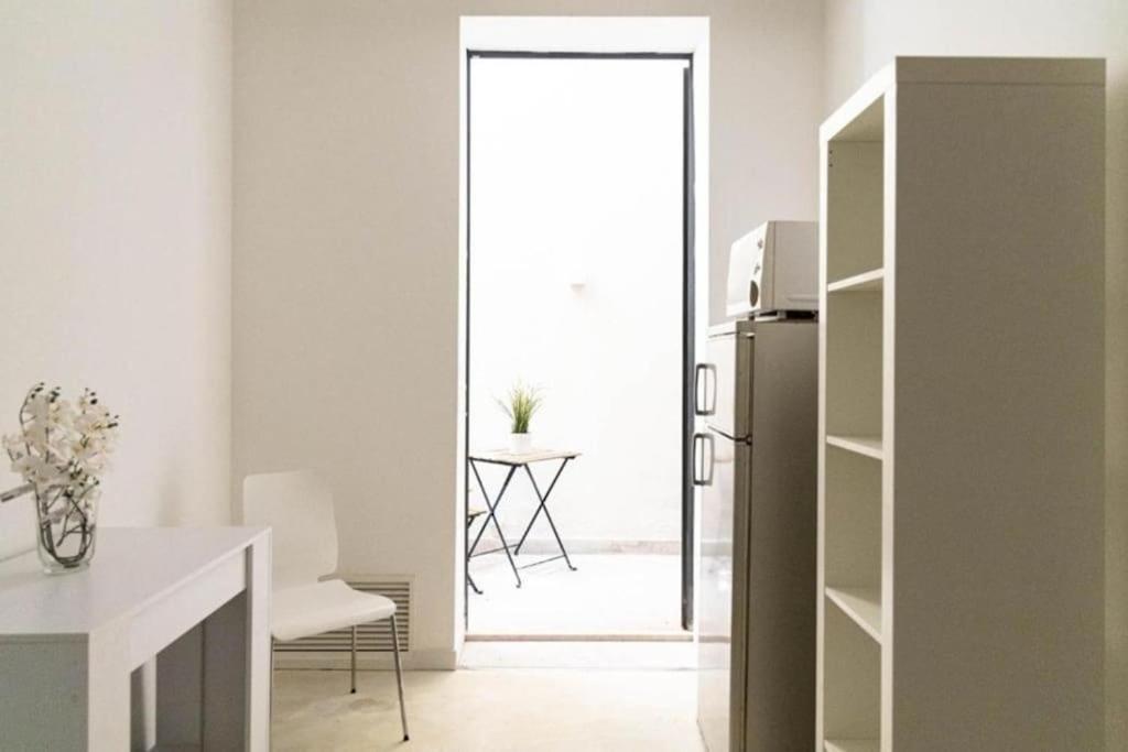 Seaside Refuge - Always Holiday Apartment Бари Екстериор снимка